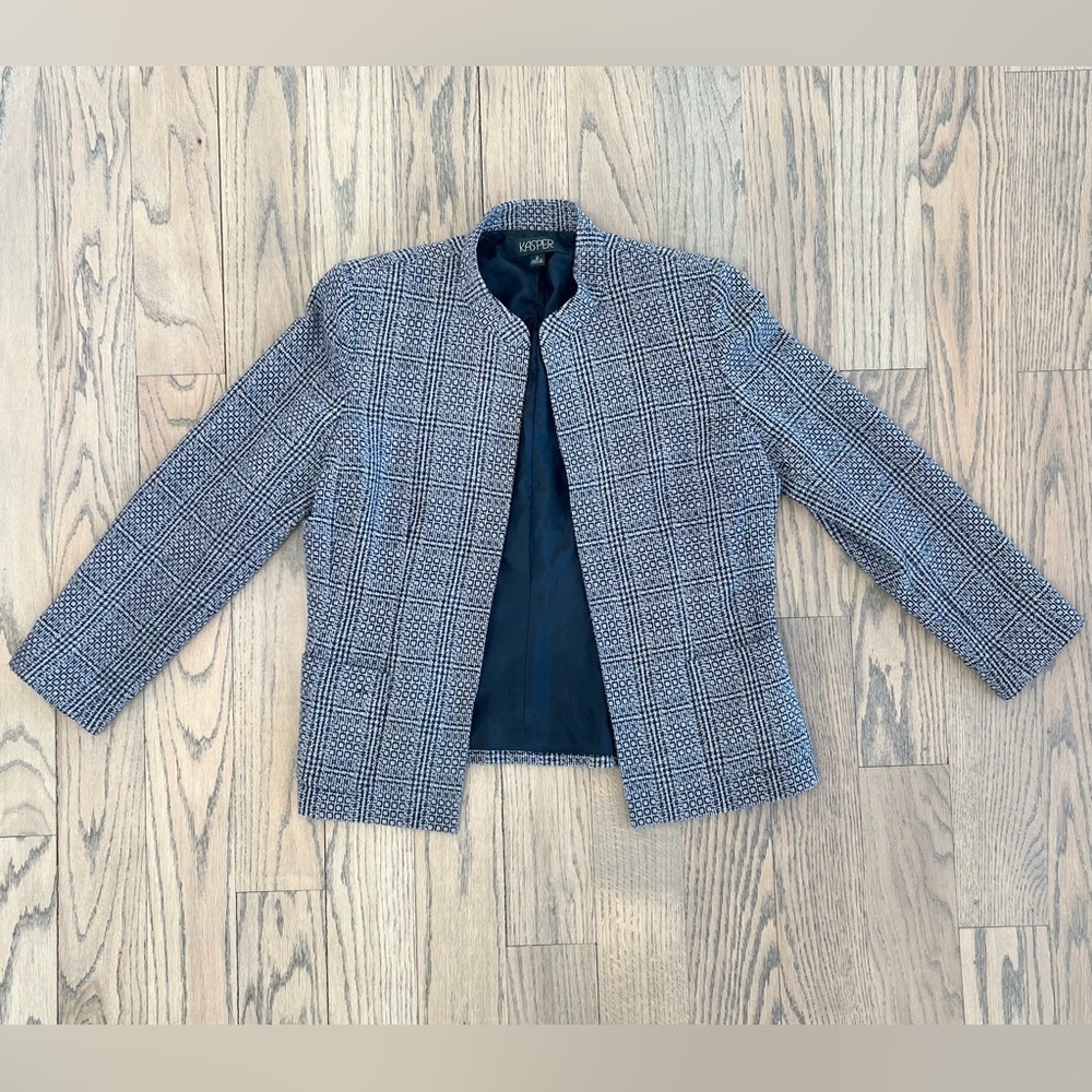 Kasper Vintage Women’s Wool Polyester Blend Blazer with Pockets Size 12
